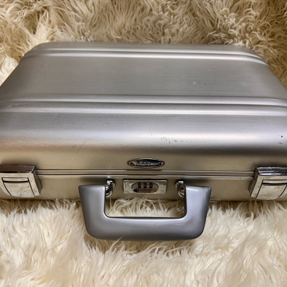 Halliburton Zero briefcase - Picture 8 of 12